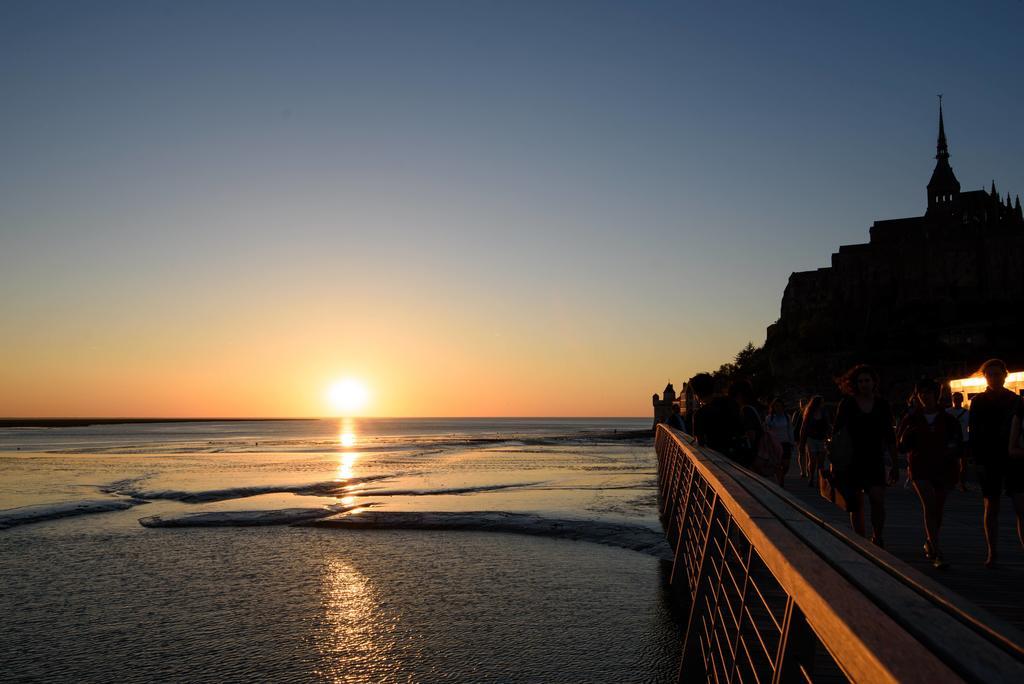 L'Oree Du Mont Proche Du Mont Saint Michel Pontorson Exteriör bild